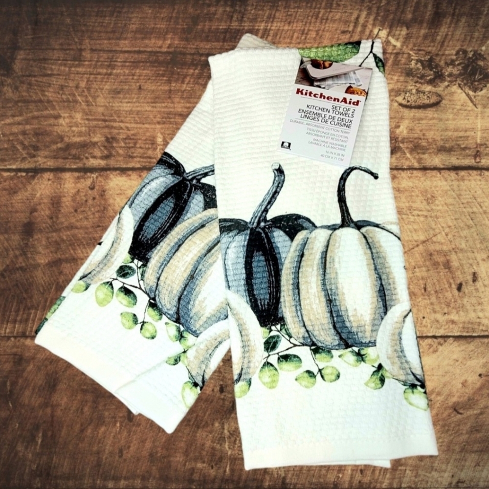 KitchenAid White and Green Pumpkin Towels - NWT